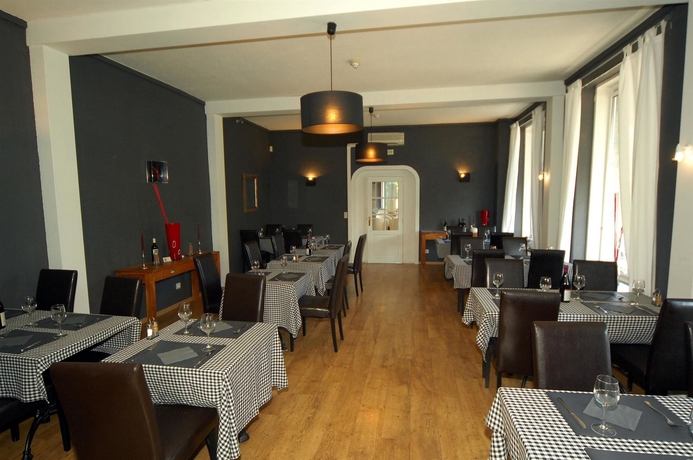 Imagen del bar/restaurante del Hotel New De Lives. Foto 7