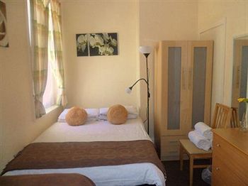 Imagen de los interiores del Hotel New Derina. Foto 10