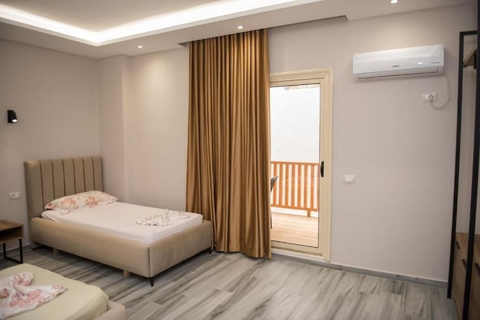 Imagen de la habitación del Hotel New Donantelo. Foto 9