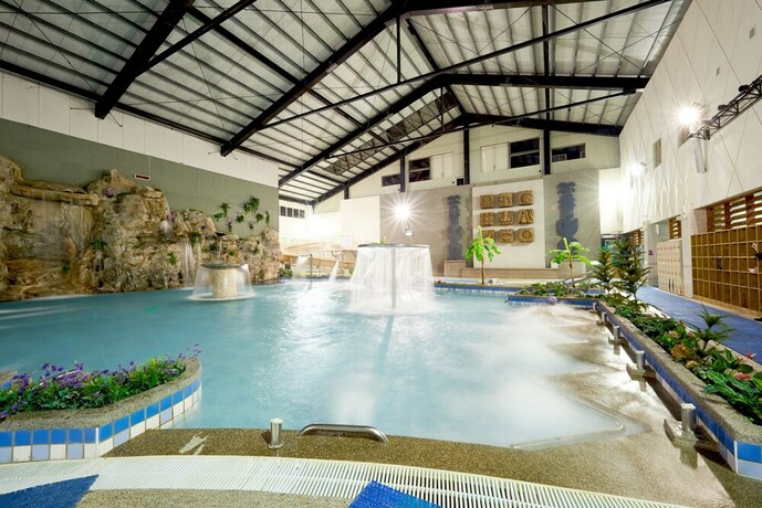 Imagen de la piscina del Hotel New Era Art Resort And Spa. Foto 17