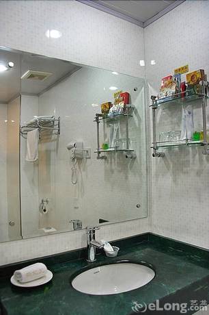 Imagen de la habitación del Hotel New Era Hotel. Foto 14