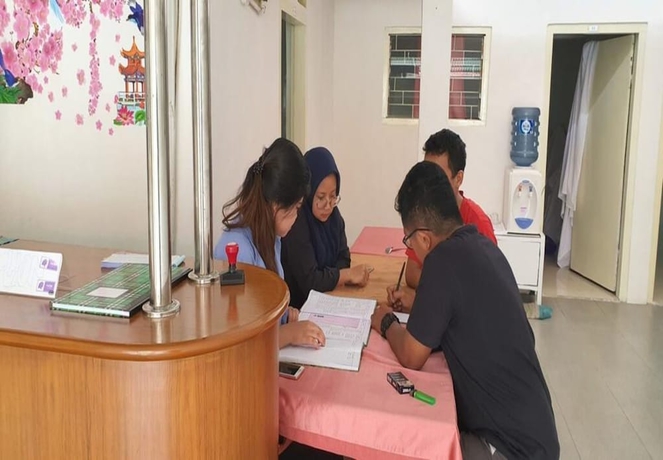Imagen de los interiores del Hotel New Fatimah Guest House Syariah. Foto 15