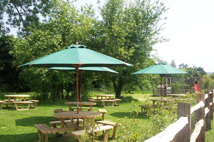 Imagen de los exteriores del Hotel New Flying Horse. Foto 10