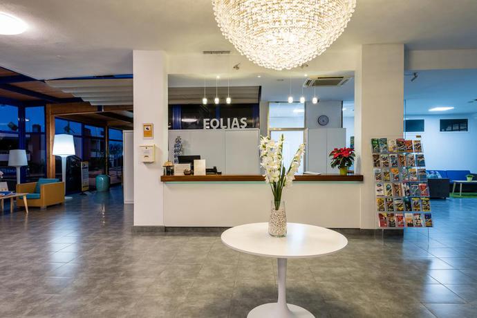 Imagen de los interiores del Hotel New Folias. Foto 21