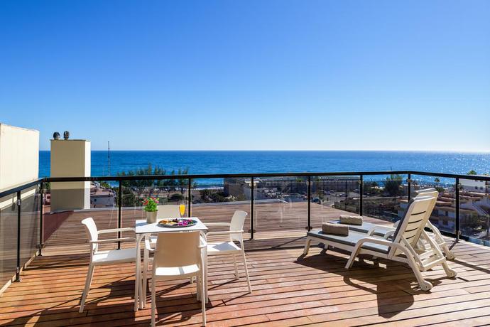 Imagen de los exteriores del Hotel New Folias. Foto 16