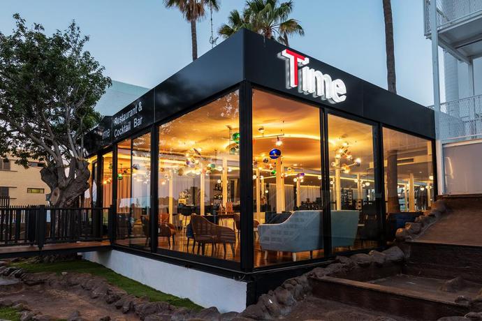 Imagen del bar/restaurante del Hotel New Folias. Foto 5