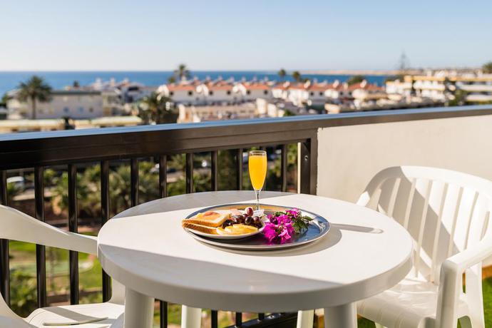 Imagen de la habitación del Hotel New Folias. Foto 14