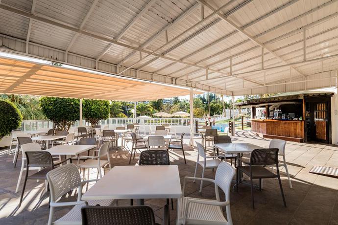 Imagen del bar/restaurante del Hotel New Folias. Foto 6