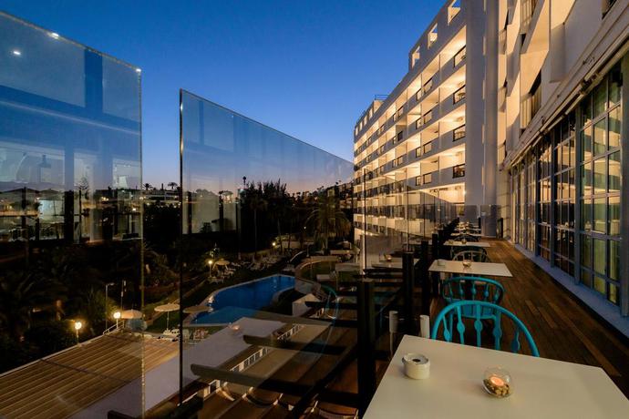 Imagen del bar/restaurante del Hotel New Folias. Foto 7