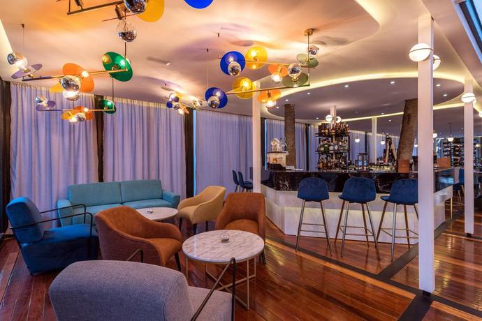 Imagen del bar/restaurante del Hotel New Folias. Foto 9