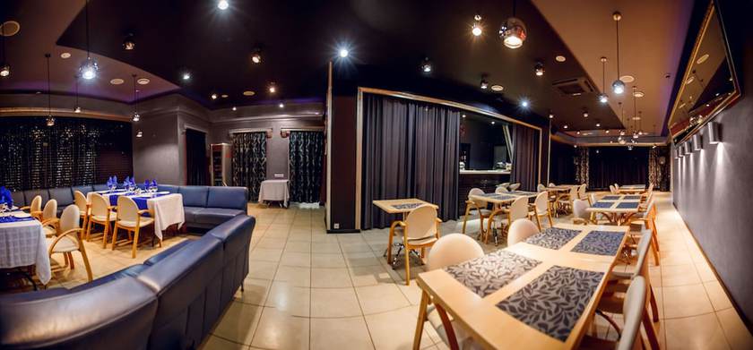 Imagen del bar/restaurante del Hotel New Fortress. Foto 3