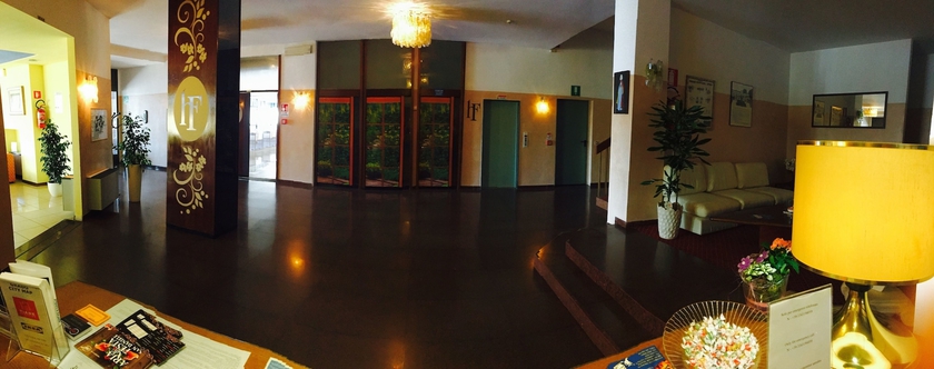 Imagen de los interiores del Hotel New Friuli. Foto 17