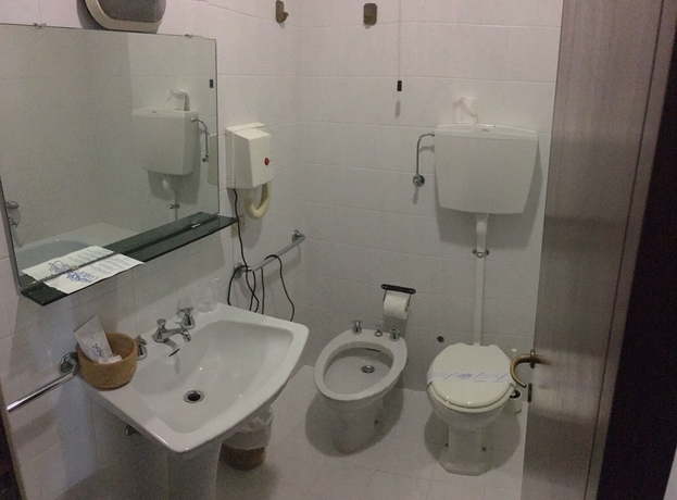 Imagen de la habitación del Hotel New Friuli. Foto 12