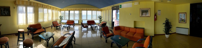 Imagen del bar/restaurante del Hotel New Friuli. Foto 11