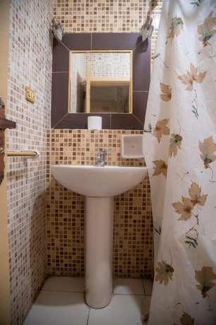 Imagen de la habitación del Hotel New Garden Palace. Foto 11
