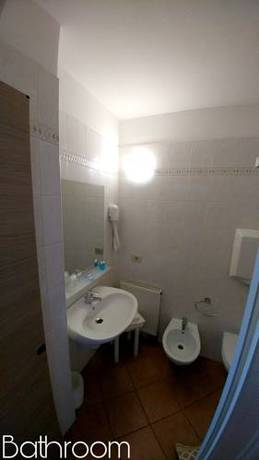 Imagen de la habitación del Hotel New Garden, Torbole Sul Garda. Foto 6
