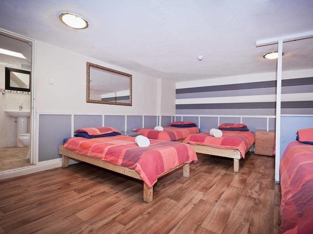 Imagen de la habitación del Hotel New George. Foto 8