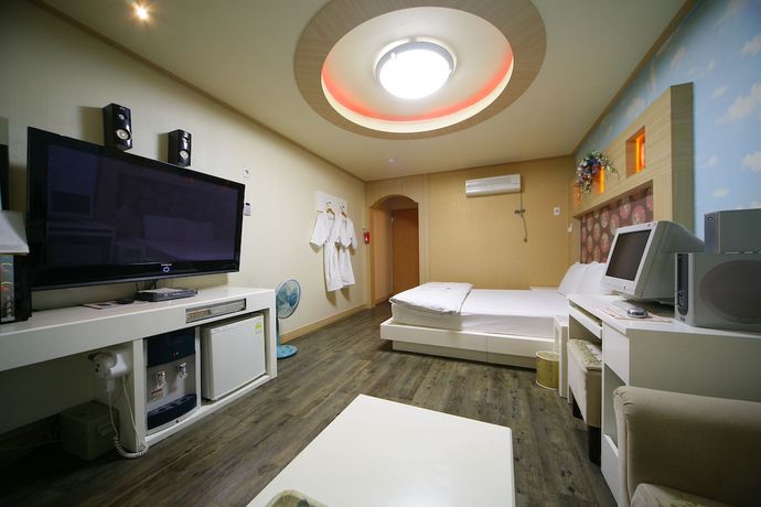 Imagen de la habitación del Hotel New Grand. Foto 7