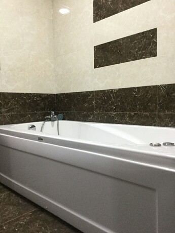 Imagen de la habitación del Hotel New Grand. Foto 20