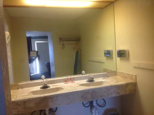 Imagen de la habitación del Hotel New Haven Inn. Foto 6