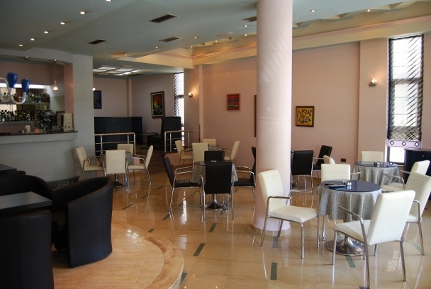 Imagen del bar/restaurante del Hotel New Heaven. Foto 2