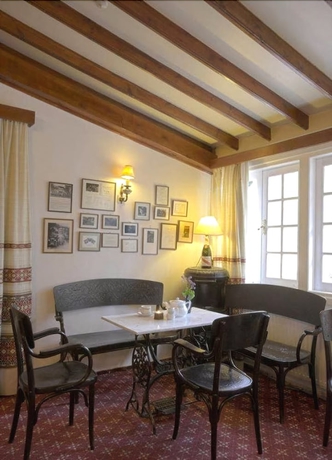 Imagen de los interiores del Hotel New Helvetia. Foto 19