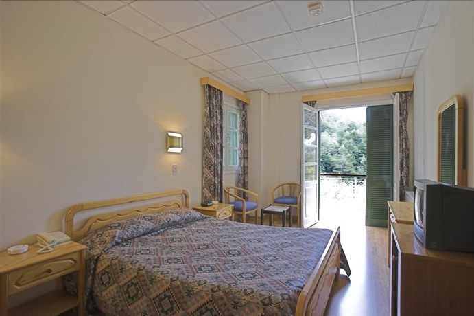 Imagen de la habitación del Hotel New Helvetia. Foto 10