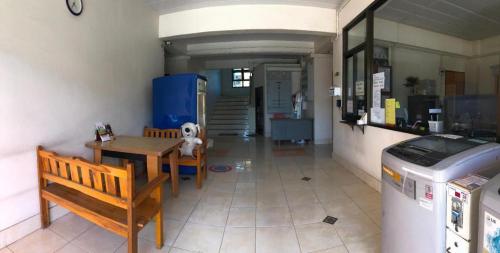 Imagen general del Hotel New Home Nakhon Chai Si. Foto 4