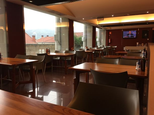 Imagen del bar/restaurante del Hotel New Hotel Oviedo. Foto 4