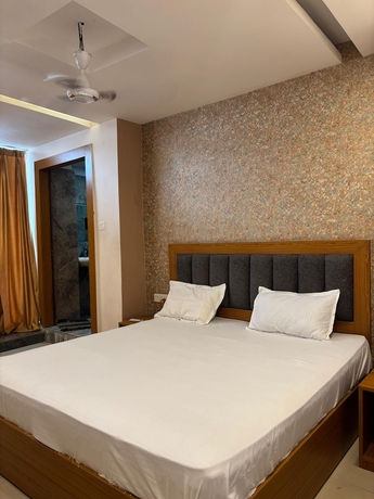 Imagen de la habitación del Hotel New India. Foto 7