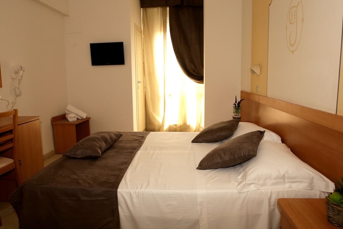 Imagen de la habitación del Hotel New Jolie. Foto 6