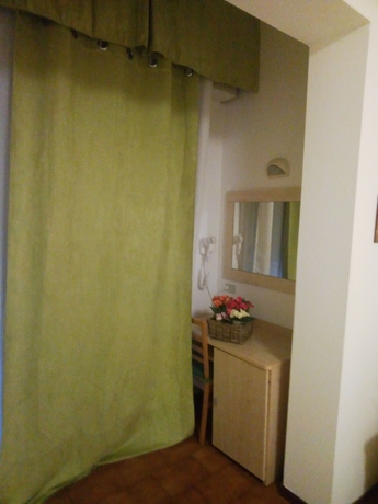 Imagen de la habitación del Hotel New Jolie. Foto 9