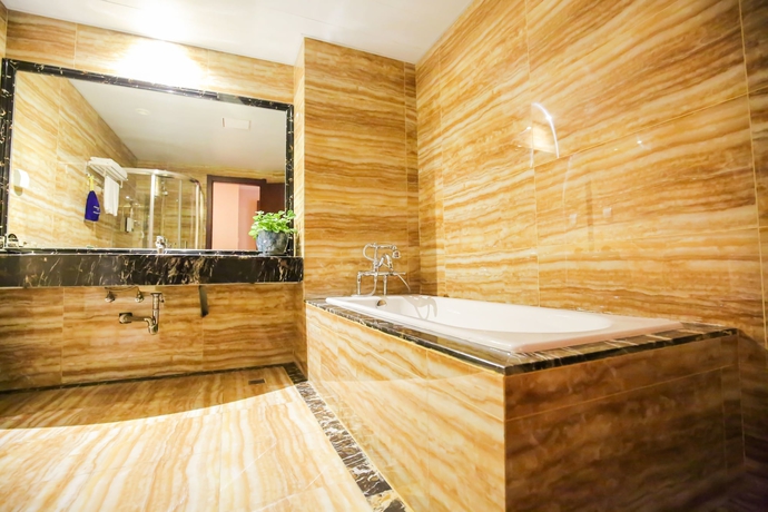 Imagen de la habitación del Hotel New Knight Royal. Foto 11