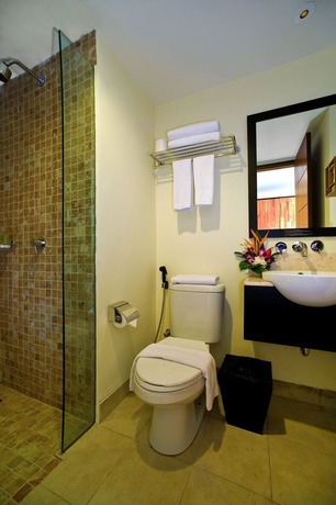 Imagen de la habitación del Hotel New Kuta. Foto 6