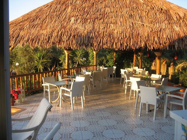 Imagen del bar/restaurante del Hotel New Kydonia Suites and Studios. Foto 2