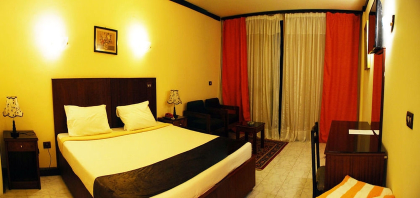 Imagen de la habitación del Hotel New La Perla. Foto 11