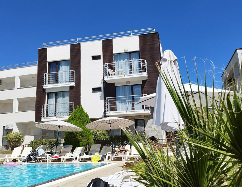 Imagen general del Hotel New Line Village Apartcomplex. Foto 5