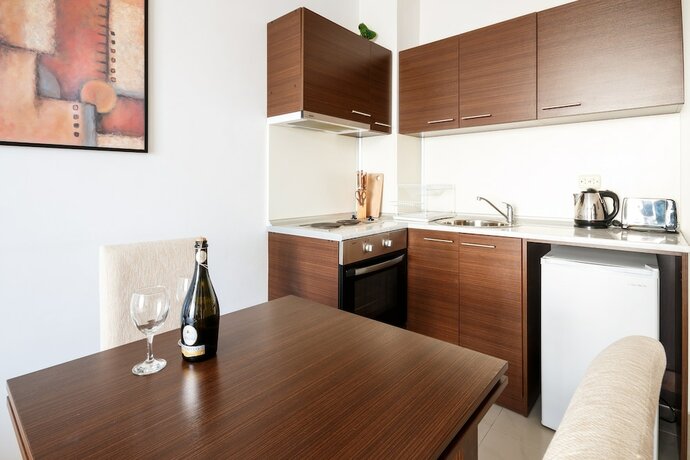 Imagen general del Hotel New Line Village Apartments. Foto 7