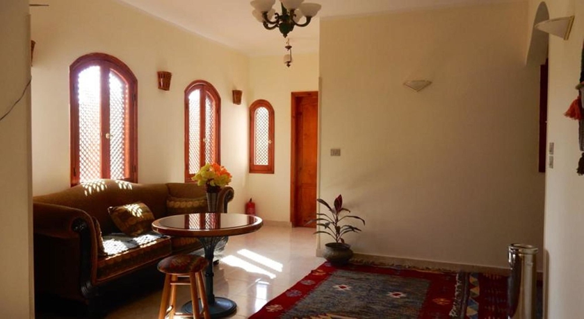 Imagen de los interiores del Hotel New Memnon. Foto 13