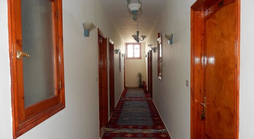 Imagen de los interiores del Hotel New Memnon. Foto 14