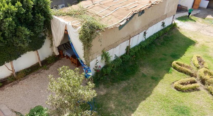 Imagen de los exteriores del Hotel New Memnon. Foto 12