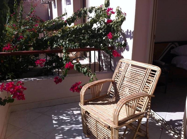 Imagen de la habitación del Hotel New Memnon. Foto 6