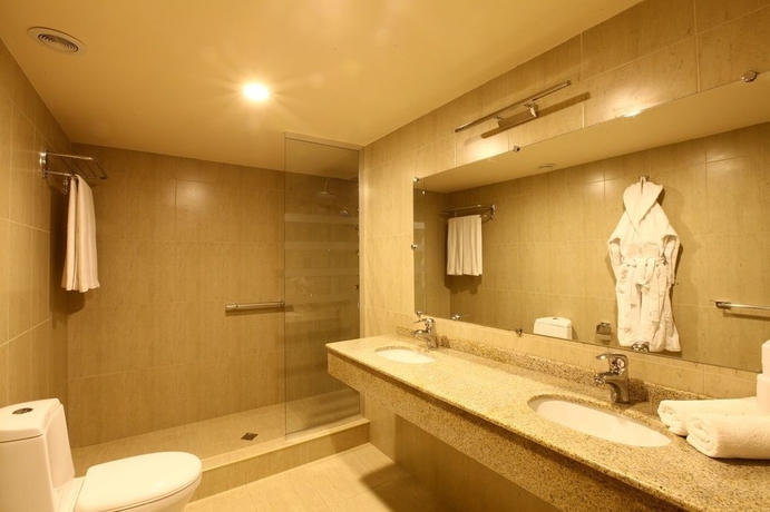 Imagen de la habitación del Hotel New Nairi. Foto 4