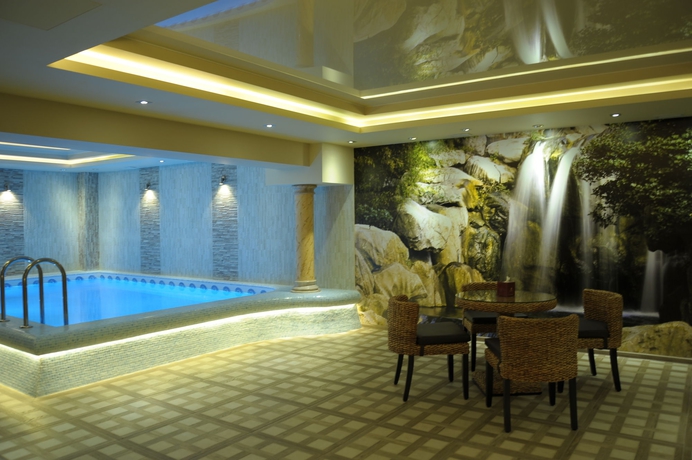 Imagen de la piscina del Hotel New Nairi. Foto 16