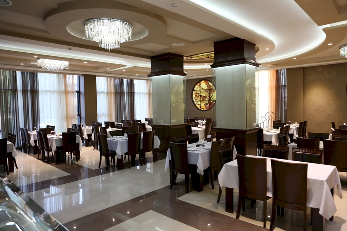 Imagen del bar/restaurante del Hotel New Nairi. Foto 2