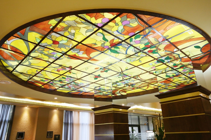 Imagen de los interiores del Hotel New Nairi. Foto 10