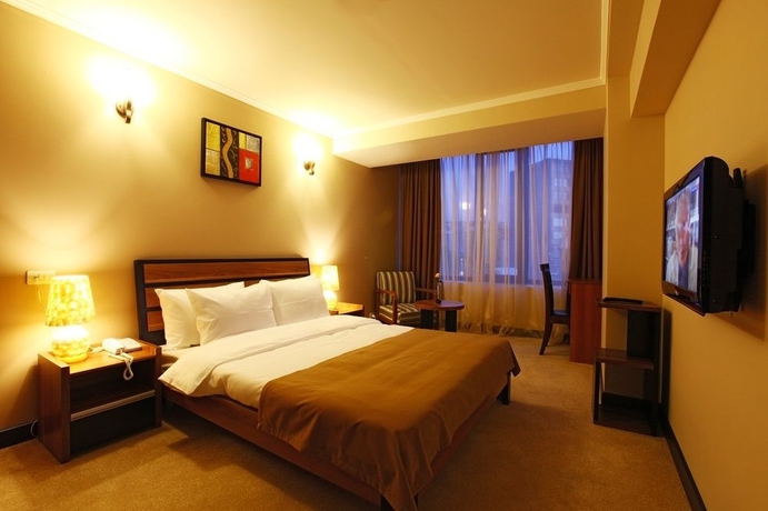 Imagen de la habitación del Hotel New Nairi. Foto 8