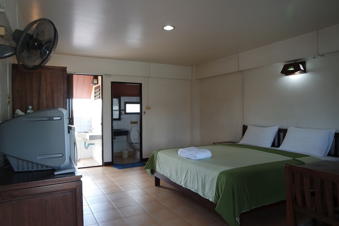 Imagen de la habitación del Hotel New Nikom Court. Foto 7