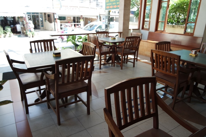 Imagen del bar/restaurante del Hotel New Nikom Court. Foto 4