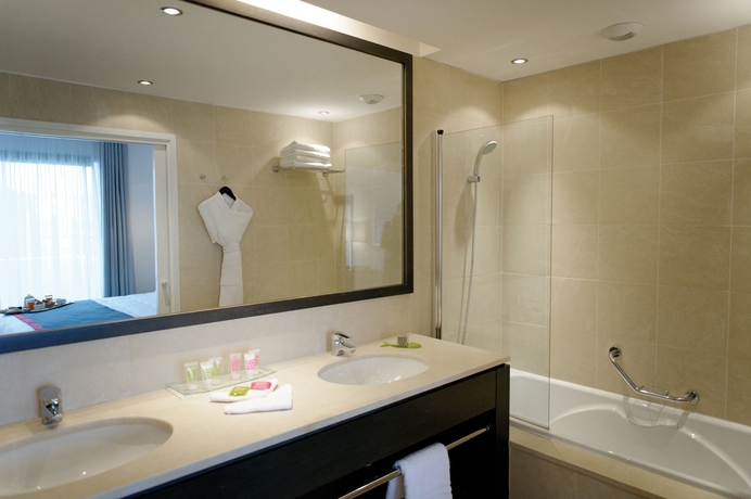 Imagen de la habitación del Hotel New Of Marseille. Foto 5